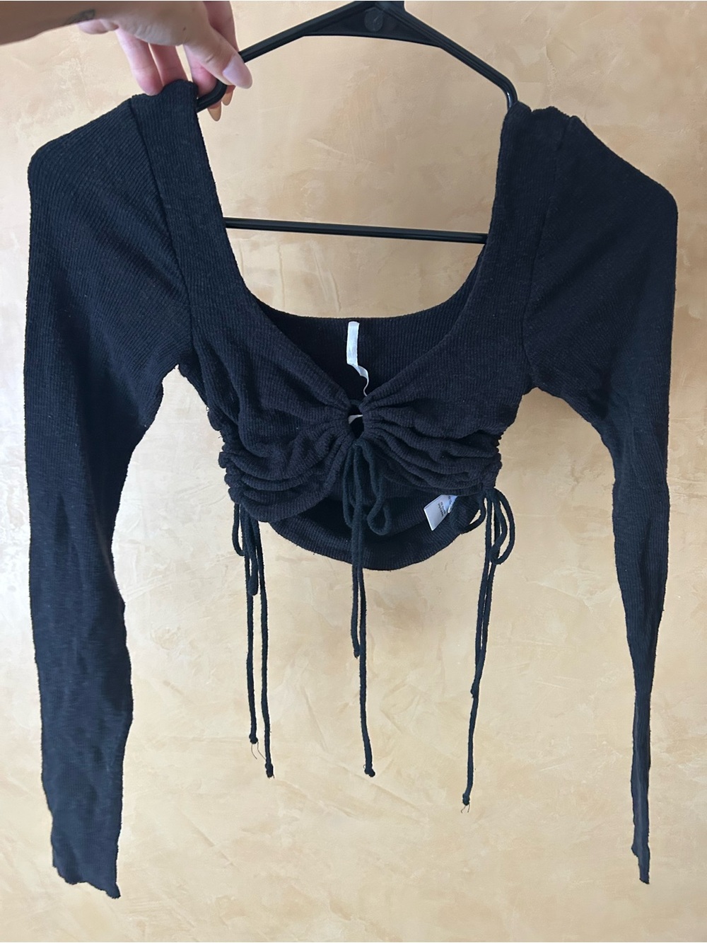Are You Am I Black Drawstring Ruched Long-Sleeve Crop Top